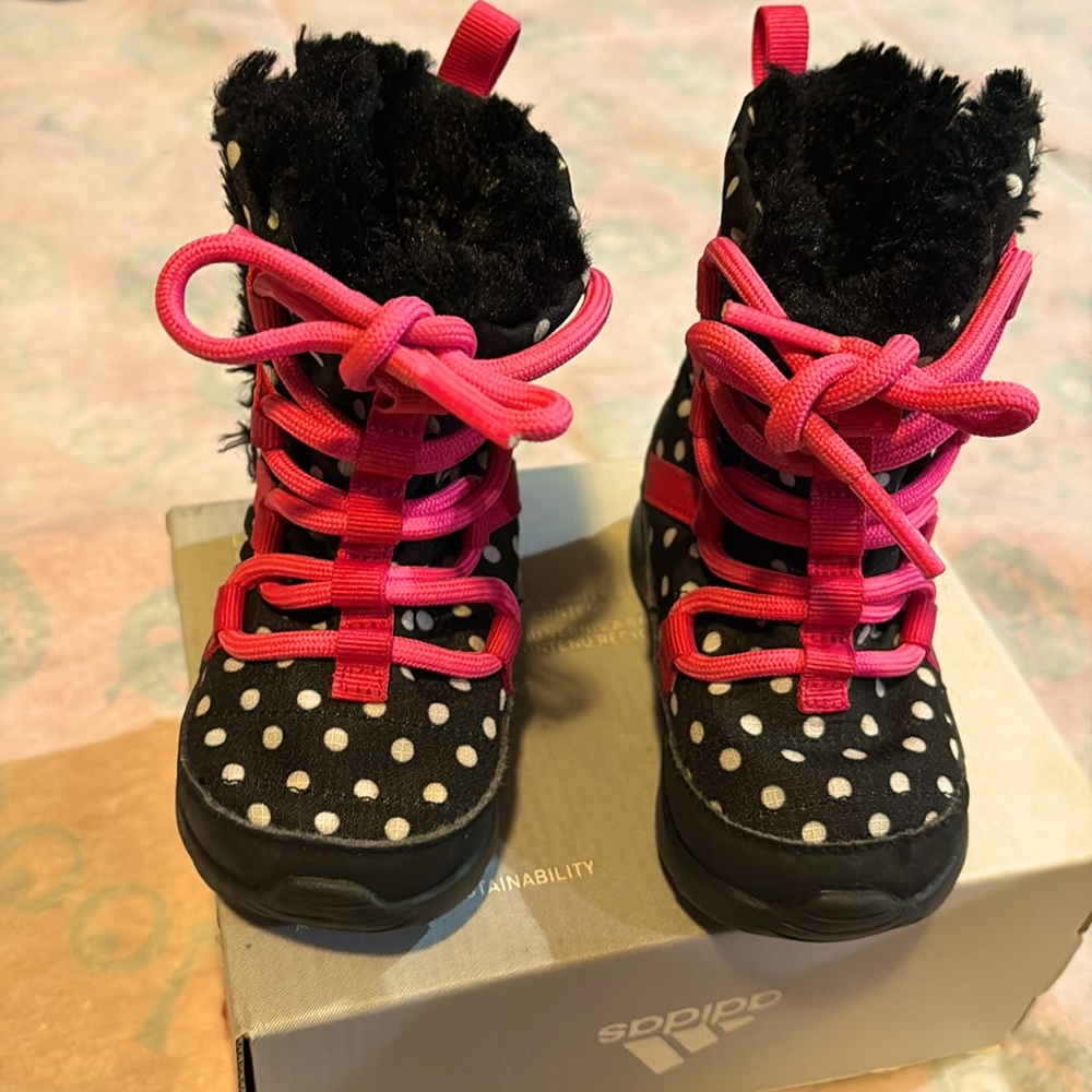 Toddler Nike boots
